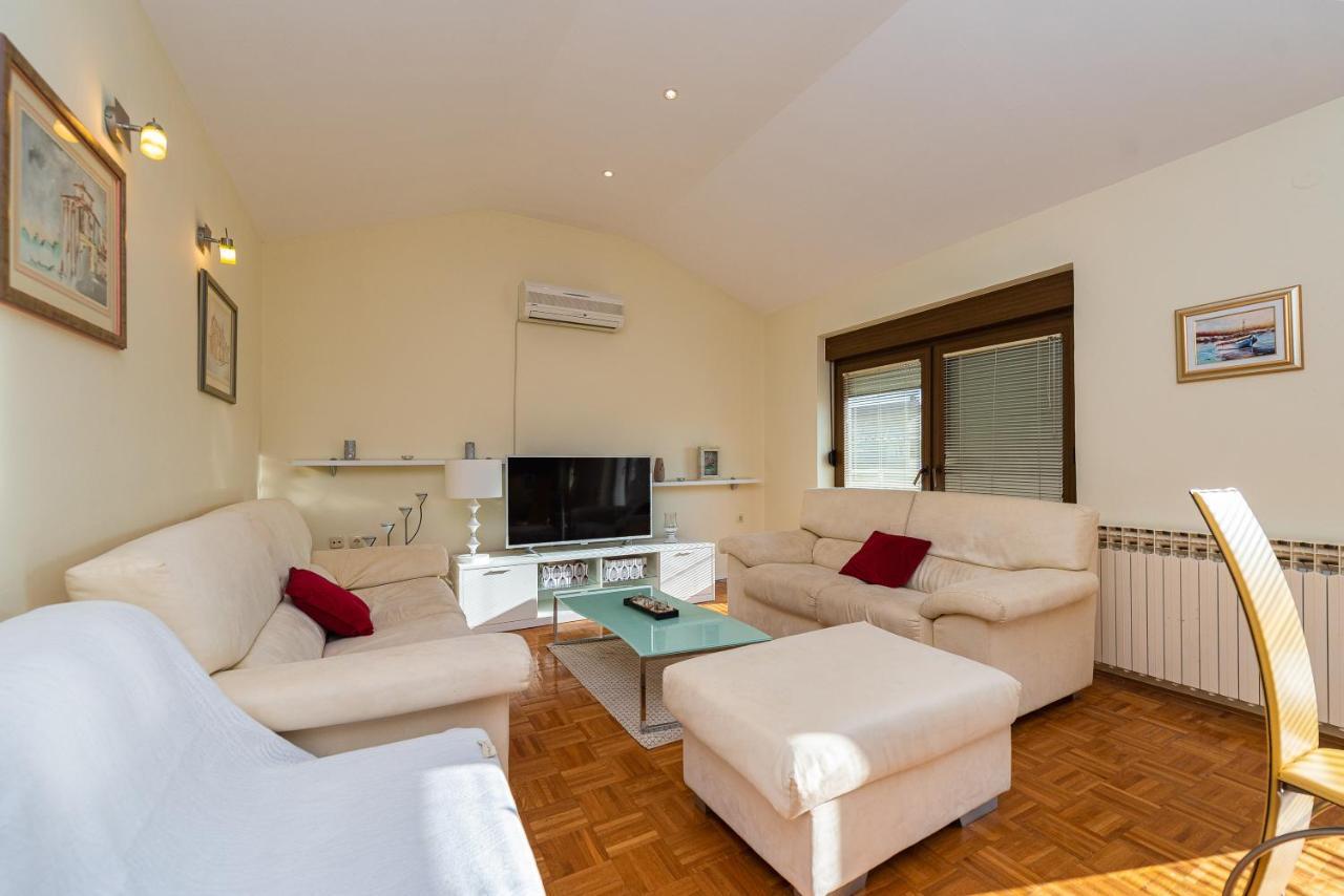 Vila Luna Apartments Zára Kültér fotó