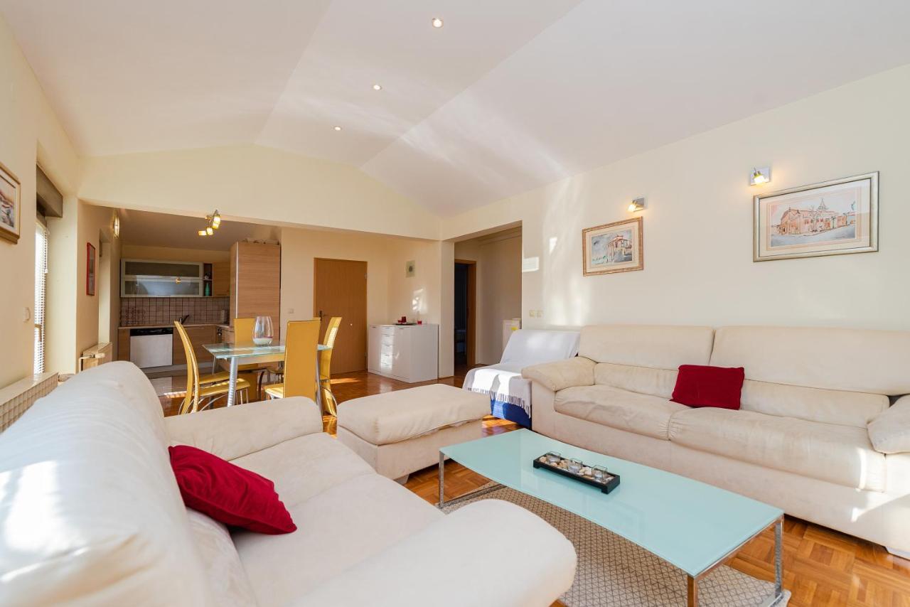 Vila Luna Apartments Zára Kültér fotó