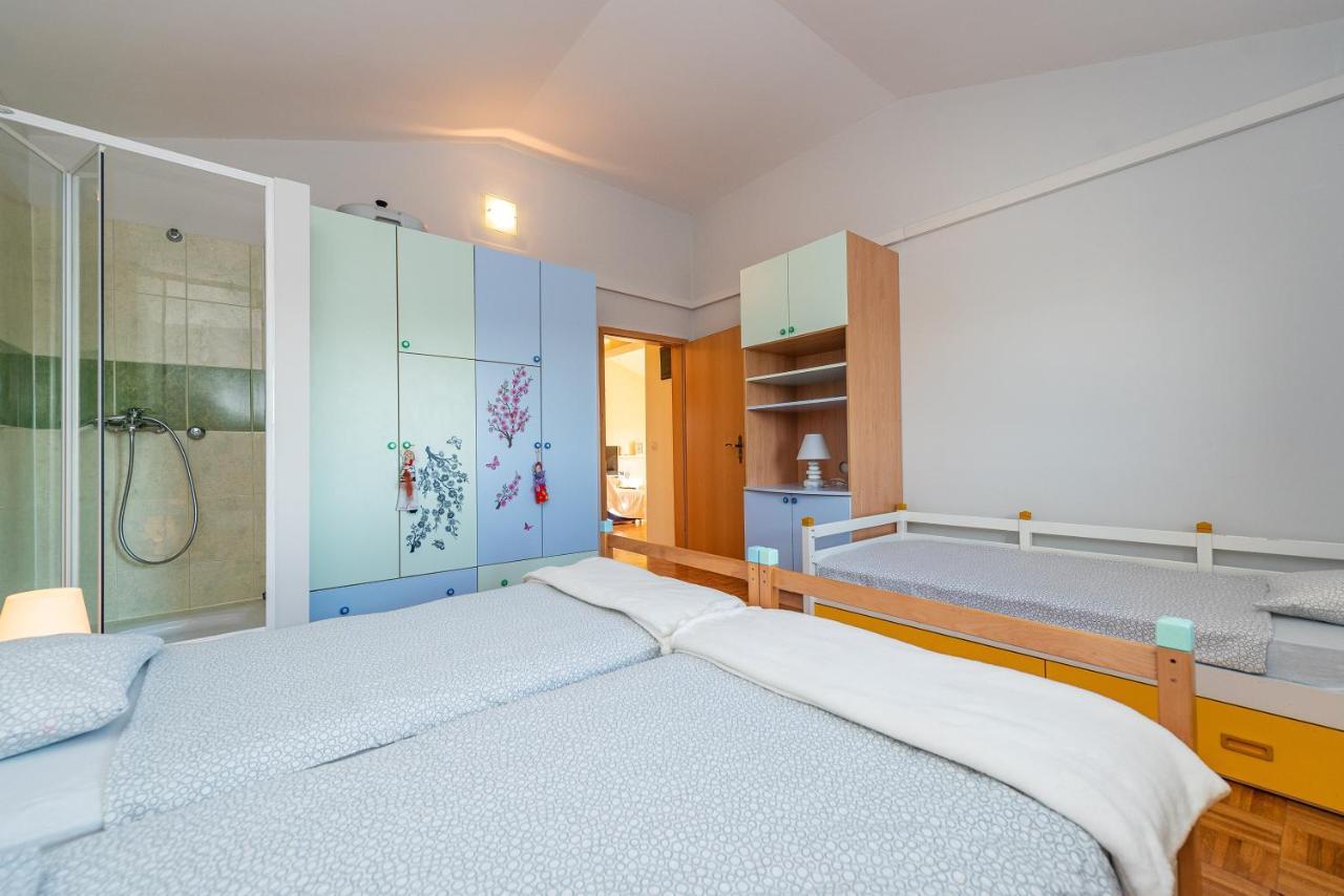 Vila Luna Apartments Zára Kültér fotó