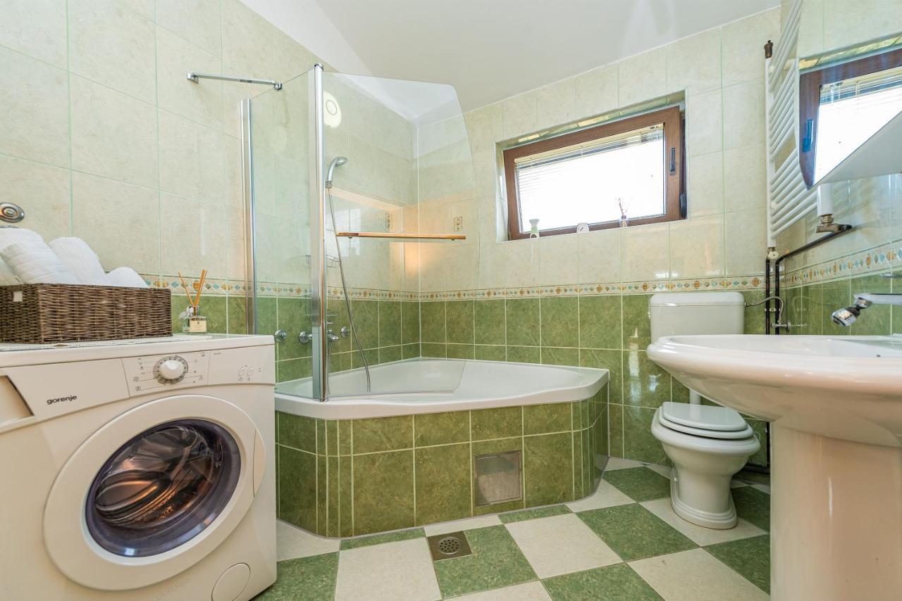 Vila Luna Apartments Zára Kültér fotó