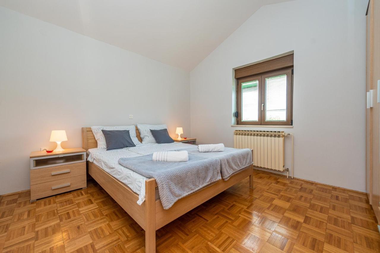 Vila Luna Apartments Zára Kültér fotó